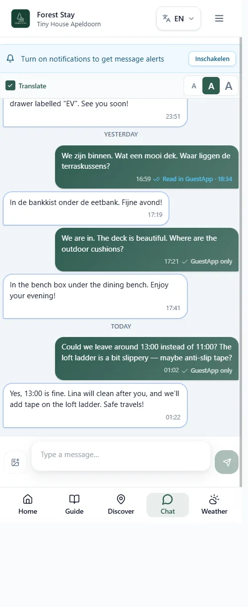 Guest chat confirming a 13:00 late checkout and cleaning by Lina